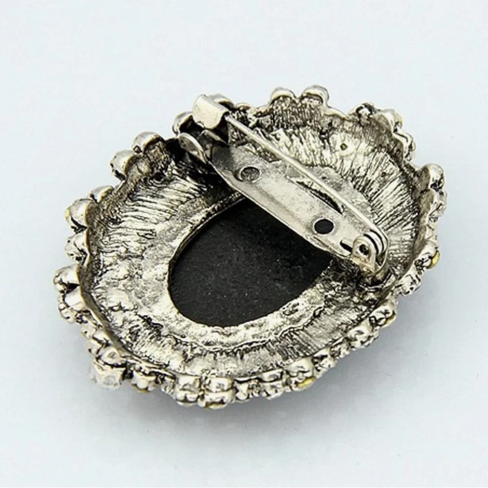 Vintage Rhinestone Cameo Brooch - Picture 3 of 3